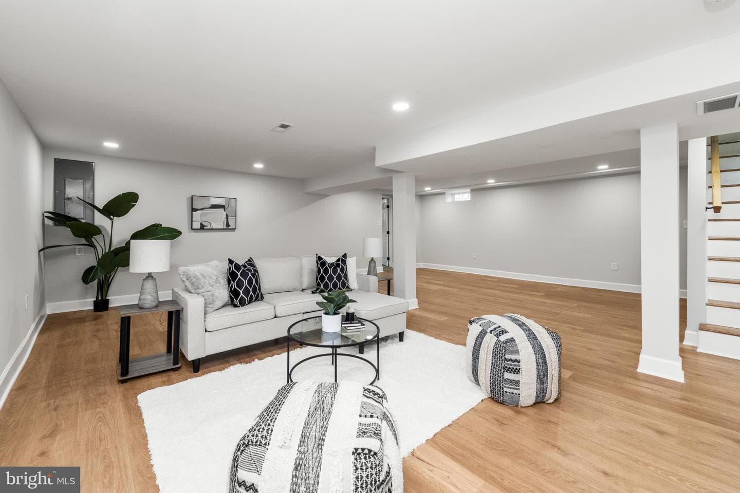 9512 Horn Avenue photo 23