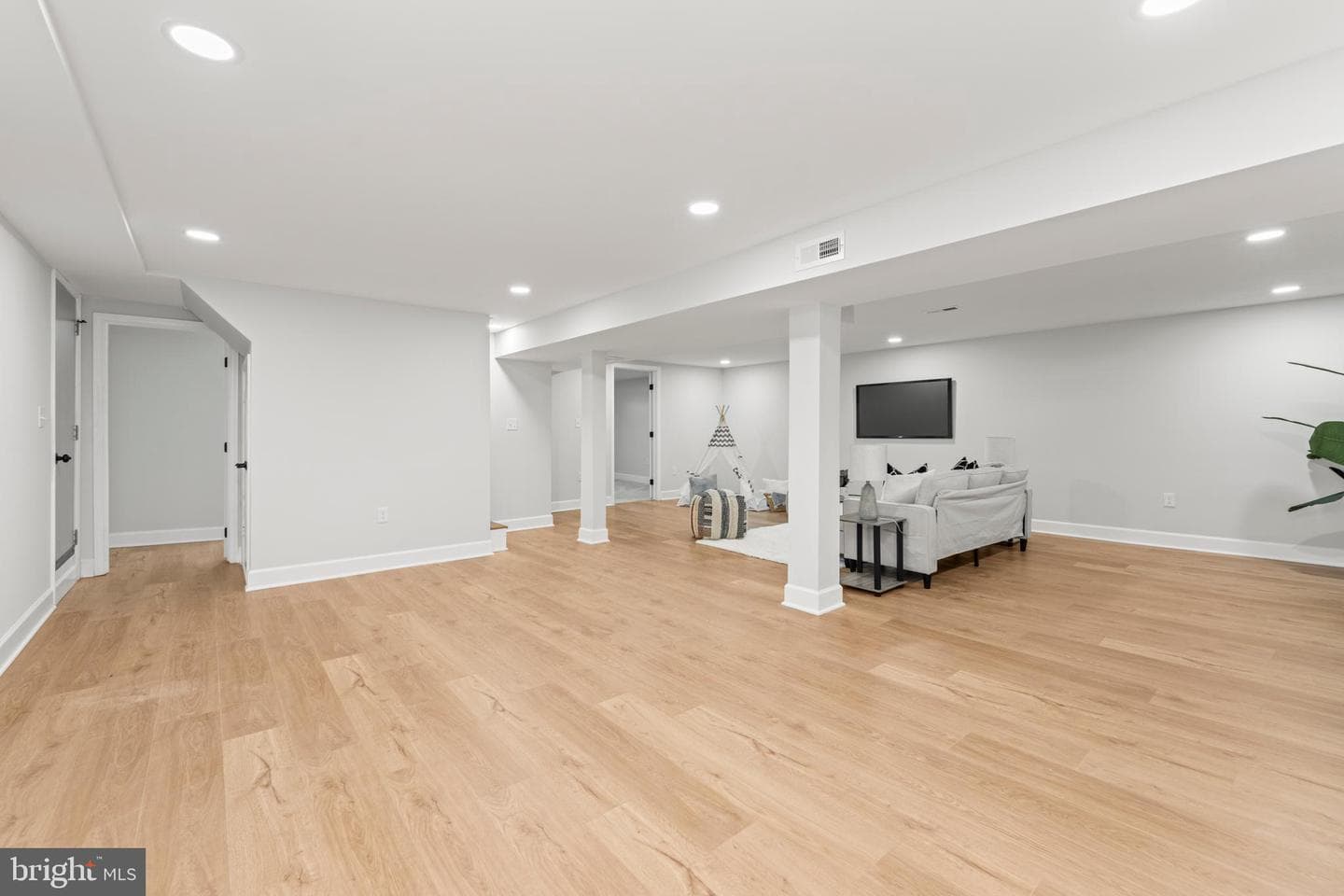 9512 Horn Avenue photo 26