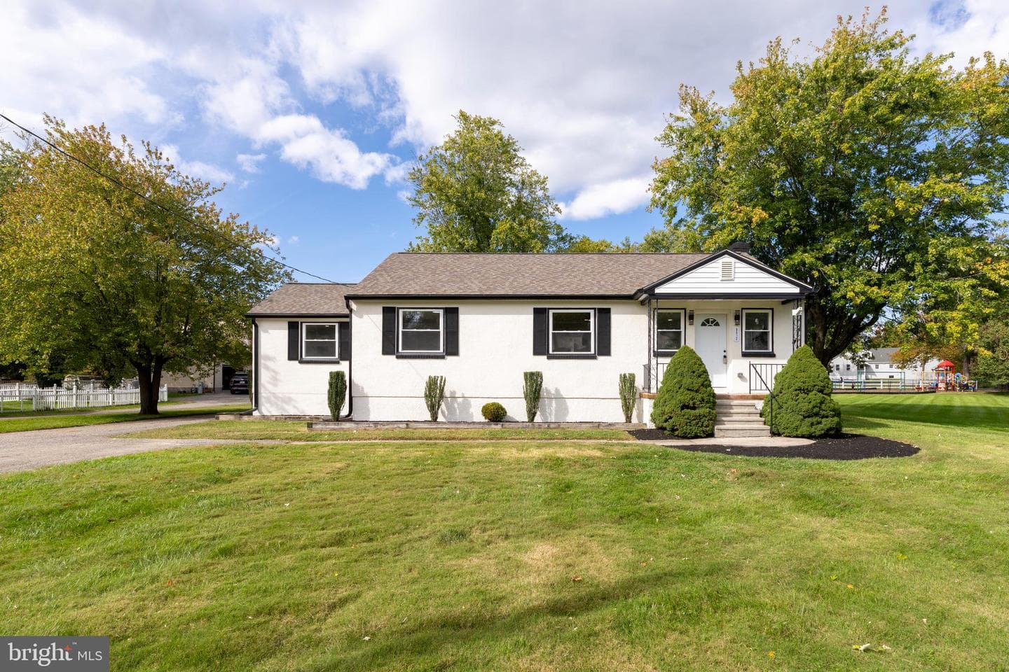 9512 Horn Avenue photo 40