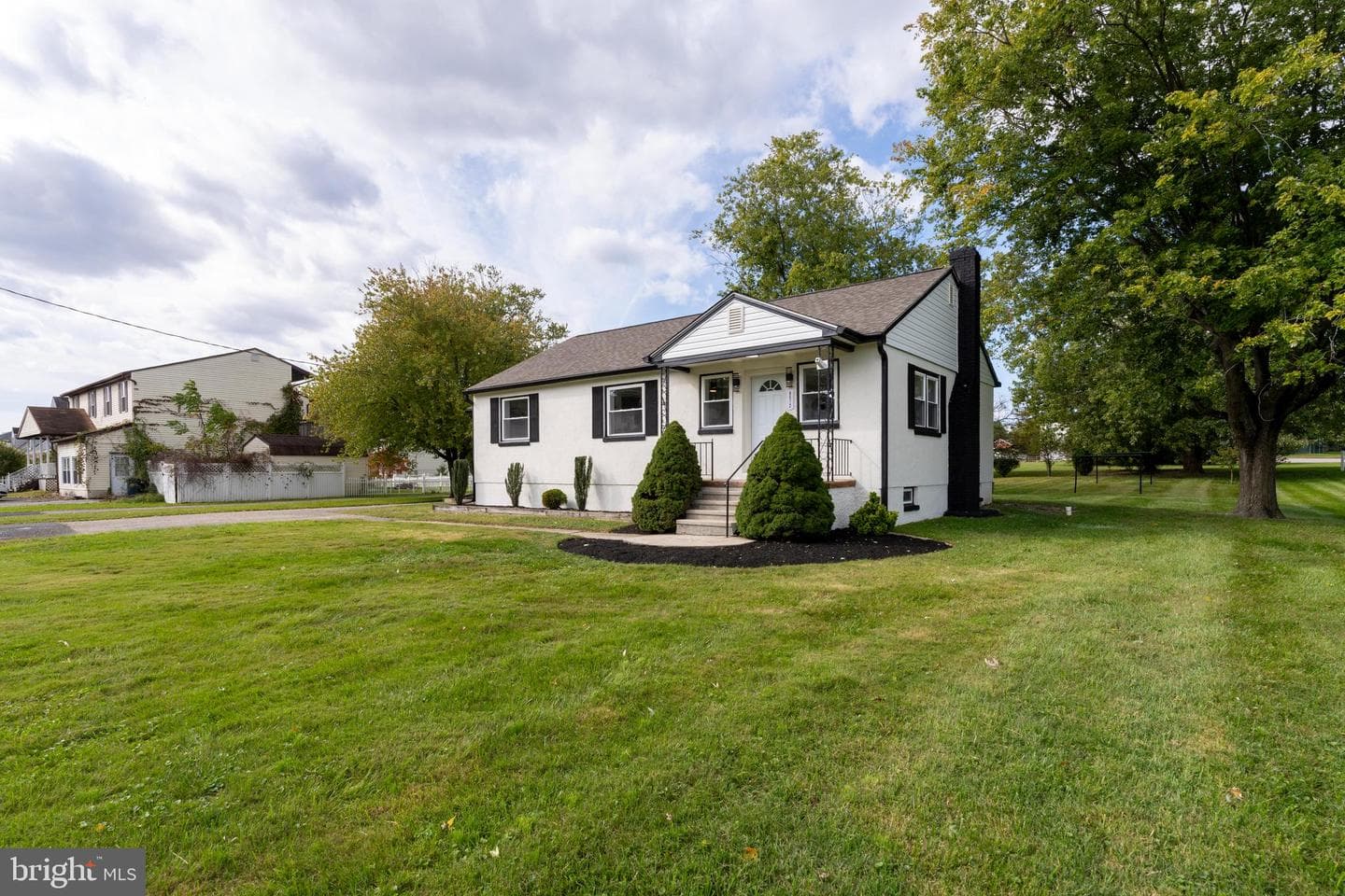 9512 Horn Avenue photo 42