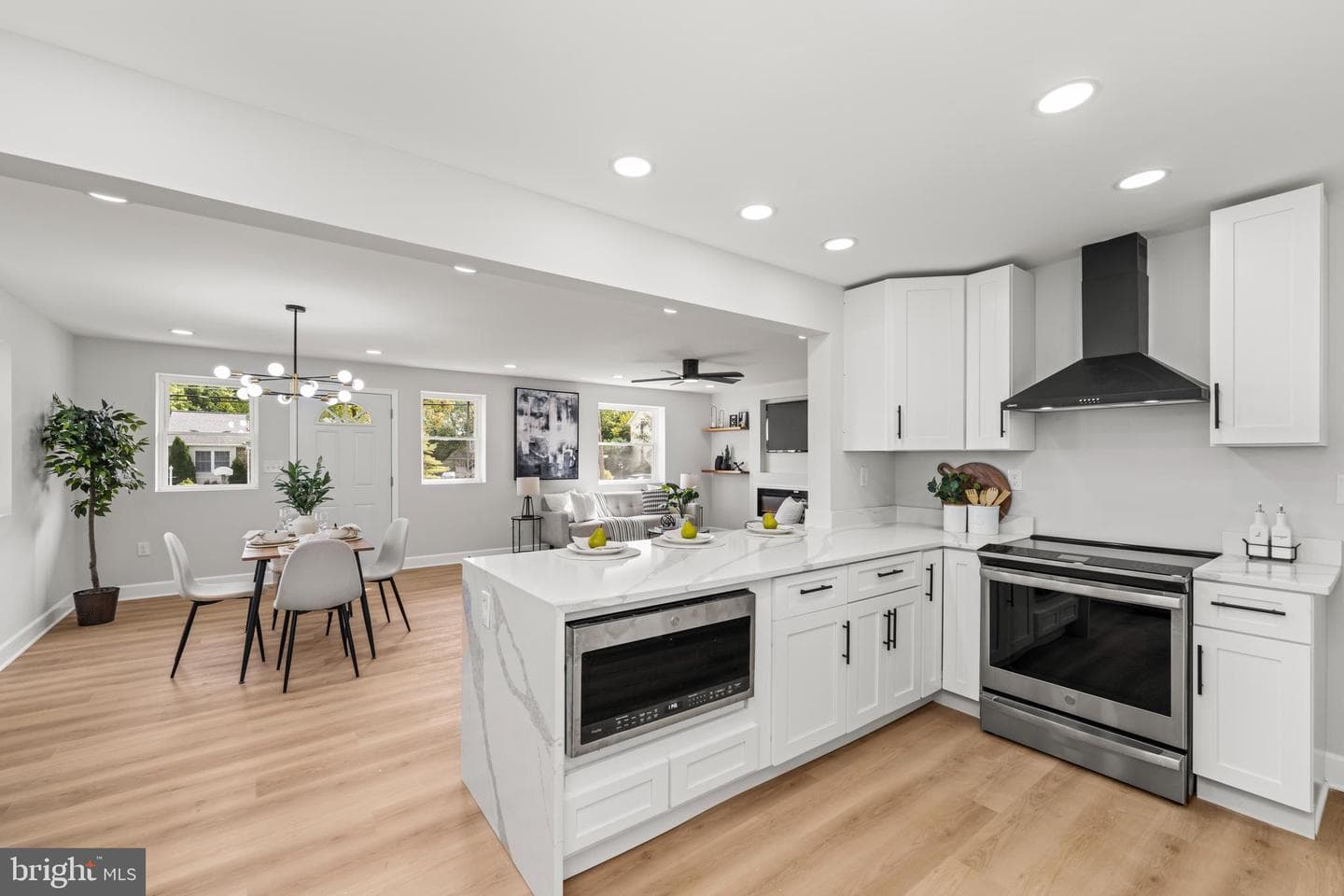 9512 Horn Avenue photo 9