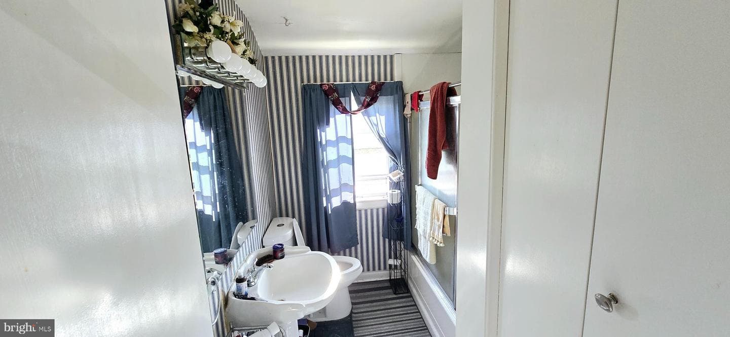 2126 Pitney Road photo 6