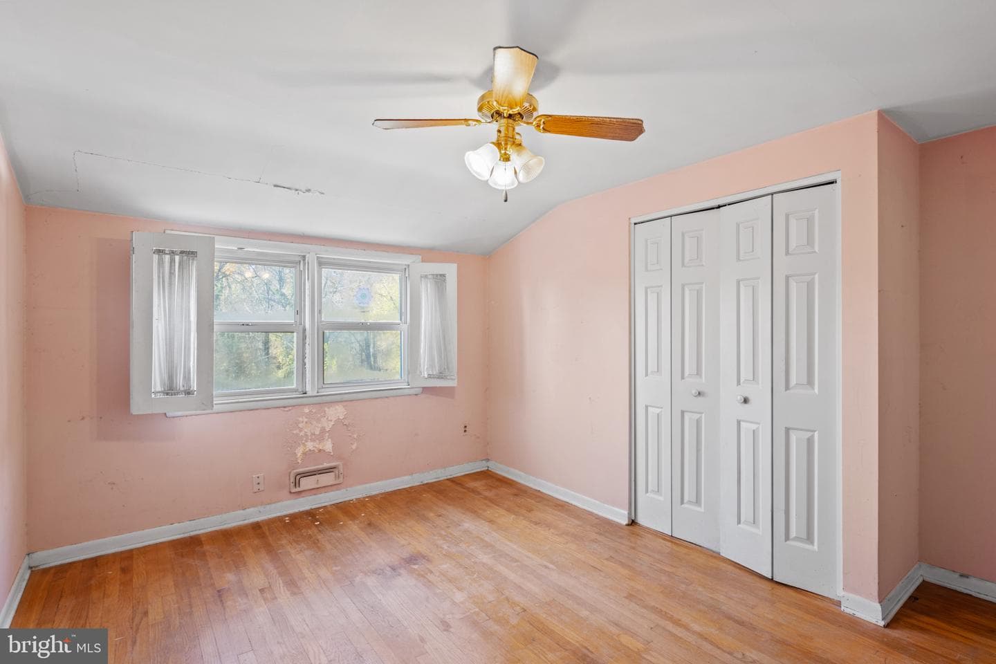 1121 Linden Avenue photo 11