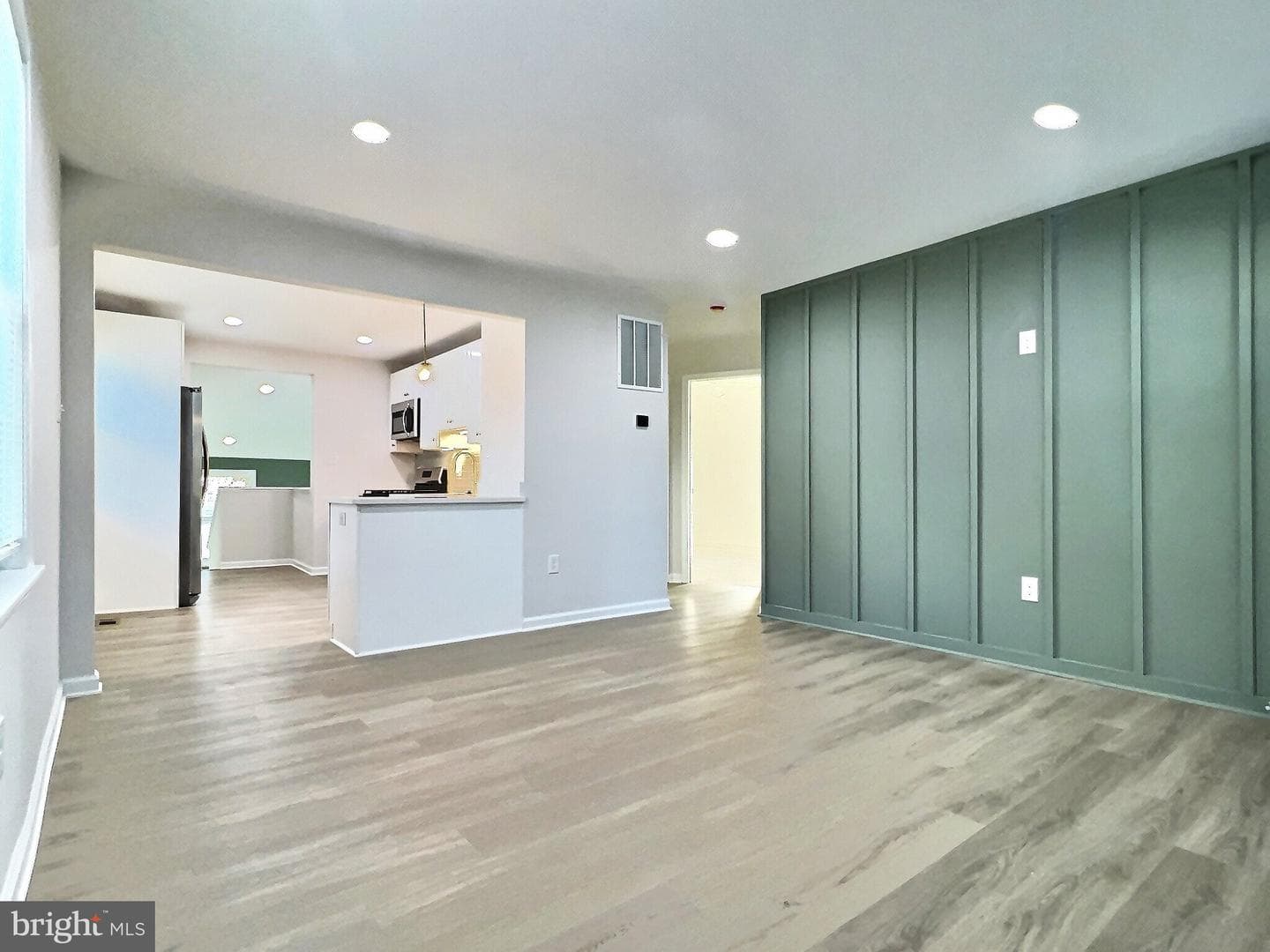 220 Parkwood Road photo 3