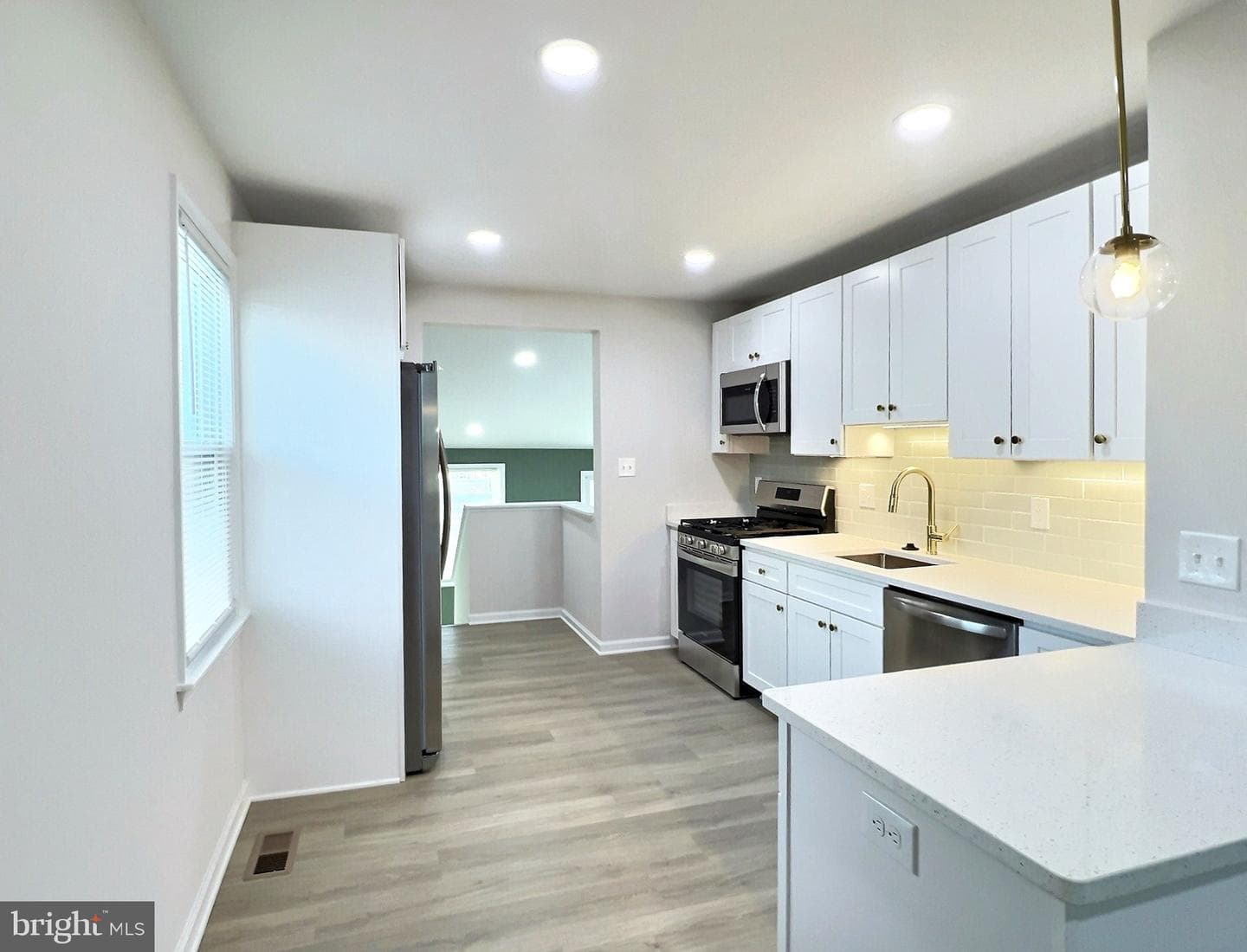 220 Parkwood Road photo 7
