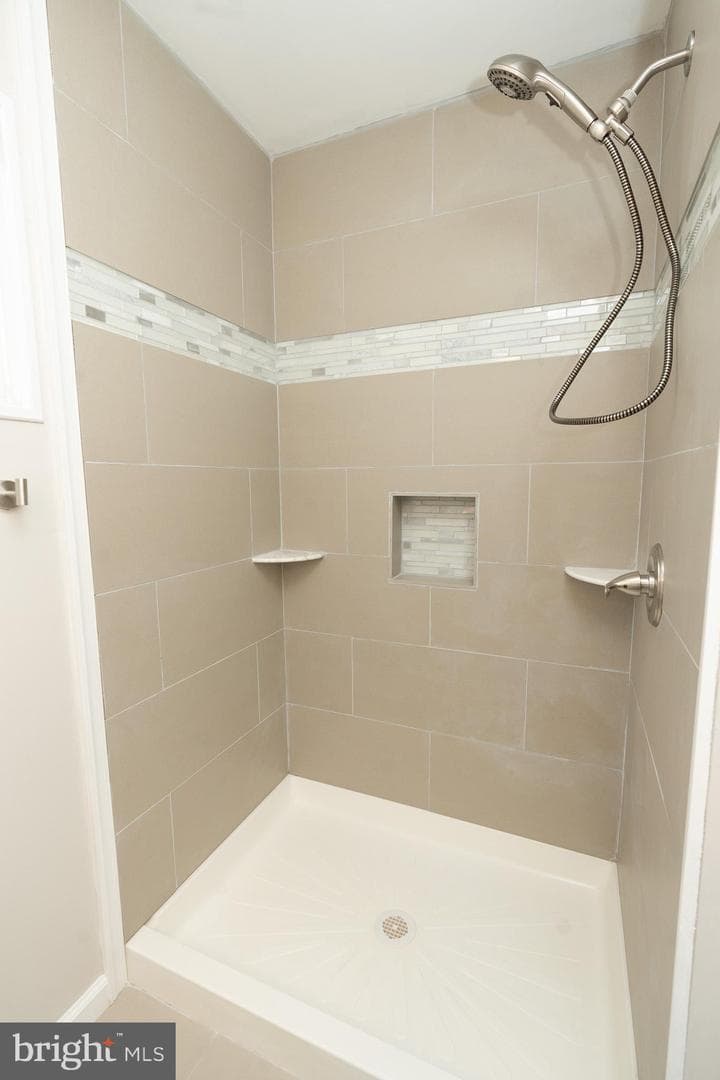 7204 Woodrow Avenue photo 17