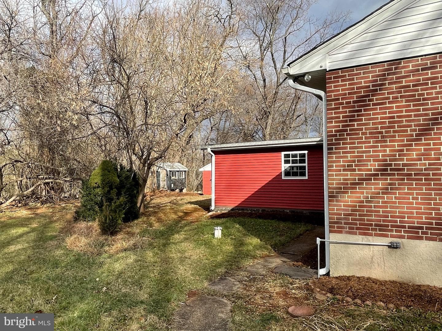 9828 Magledt Road photo 10