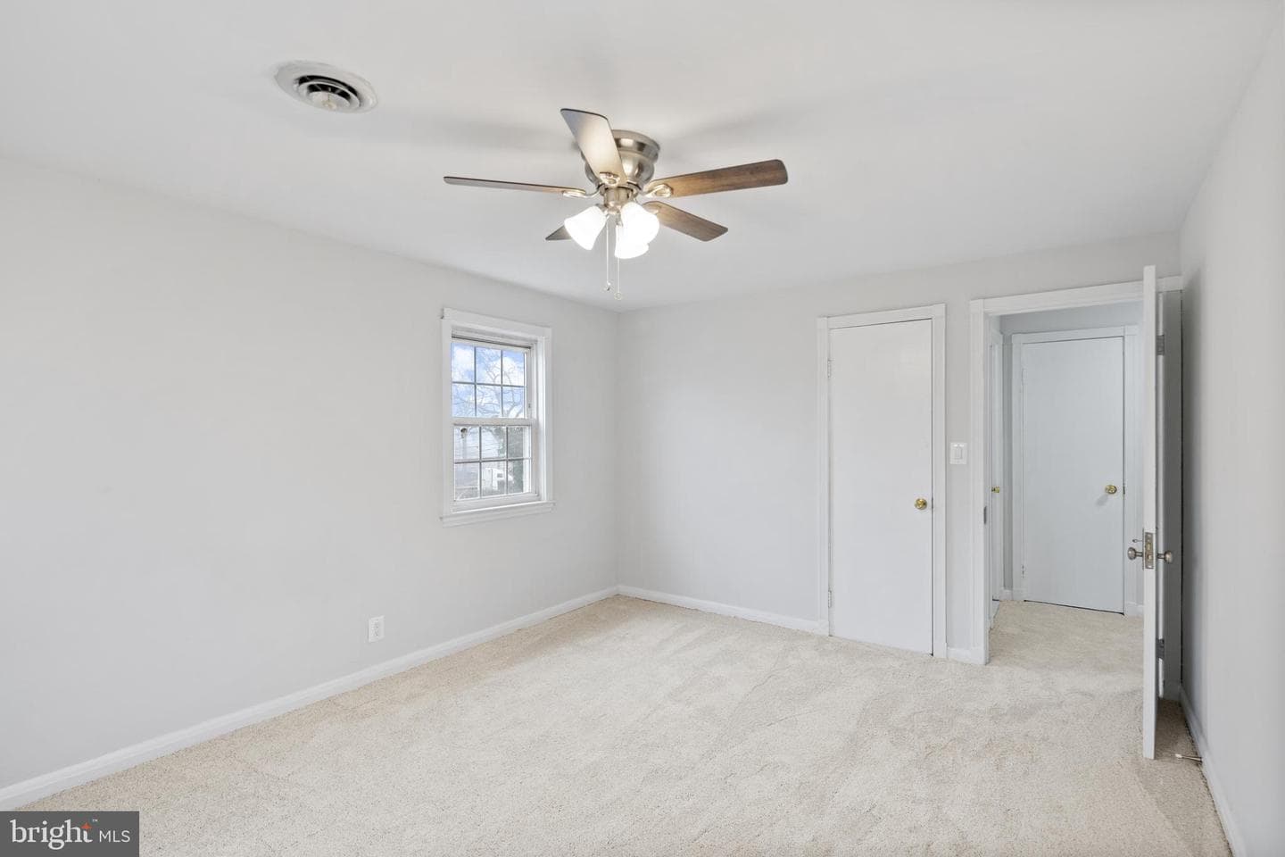 7028 Deerfield Rd photo 16