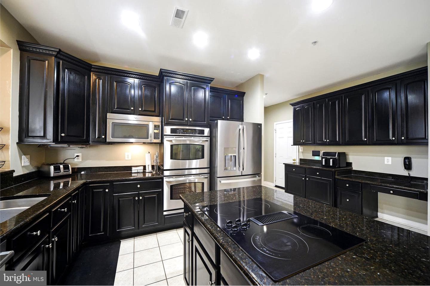 909 Zenith Drive photo 20