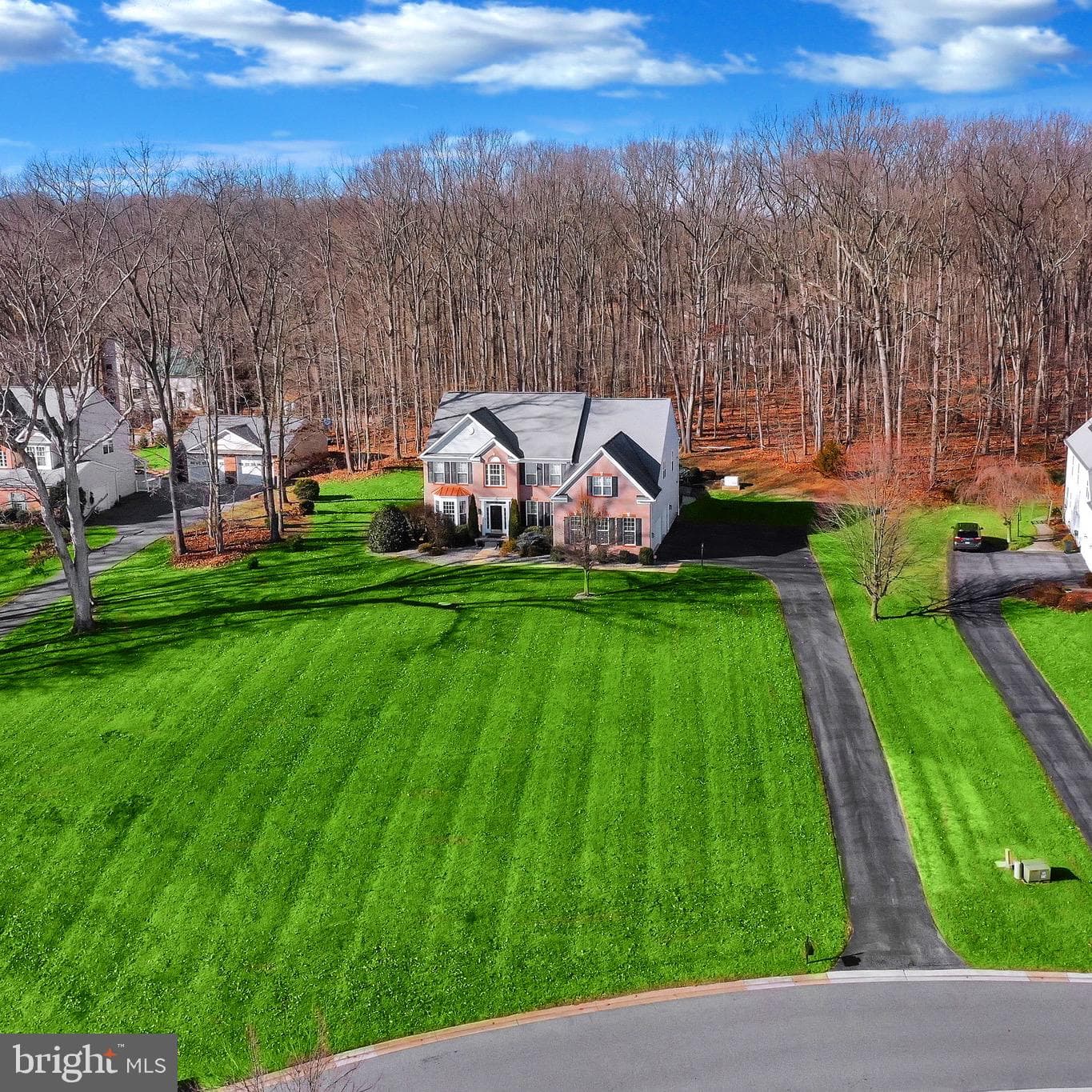 909 Zenith Drive photo 3