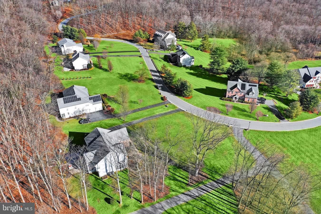 909 Zenith Drive photo 4