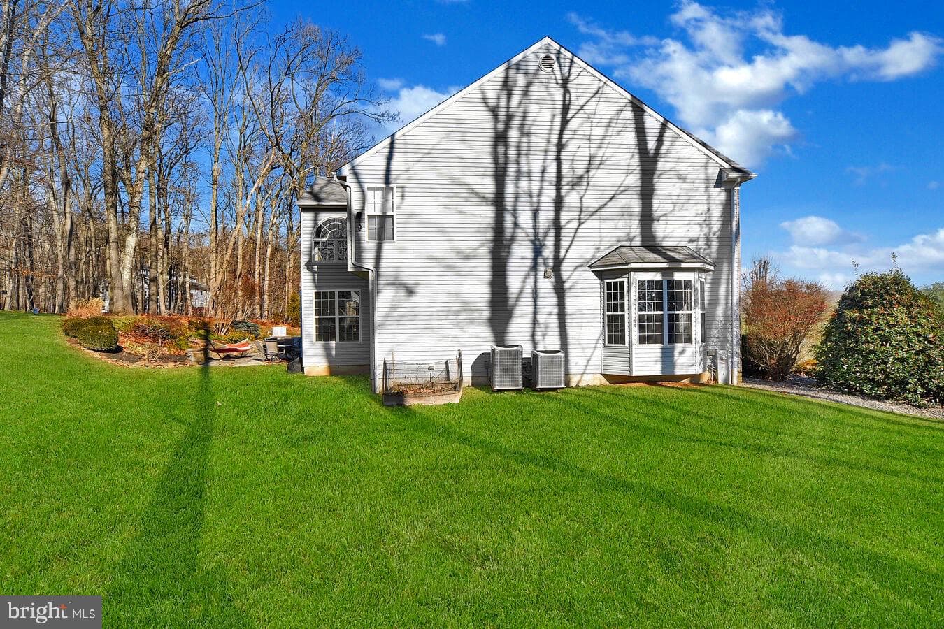 909 Zenith Drive photo 57