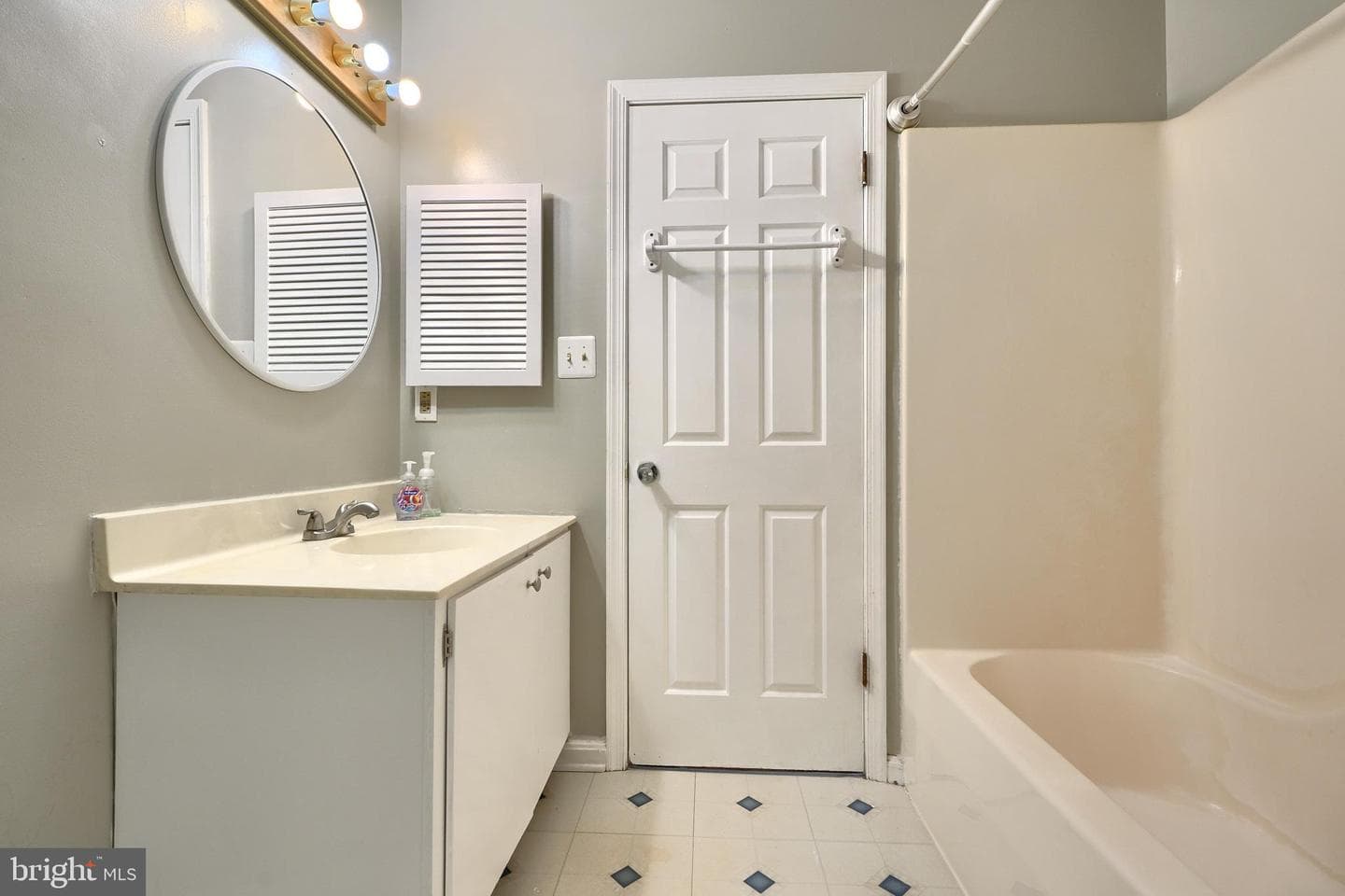 10 Bohn Court photo 16