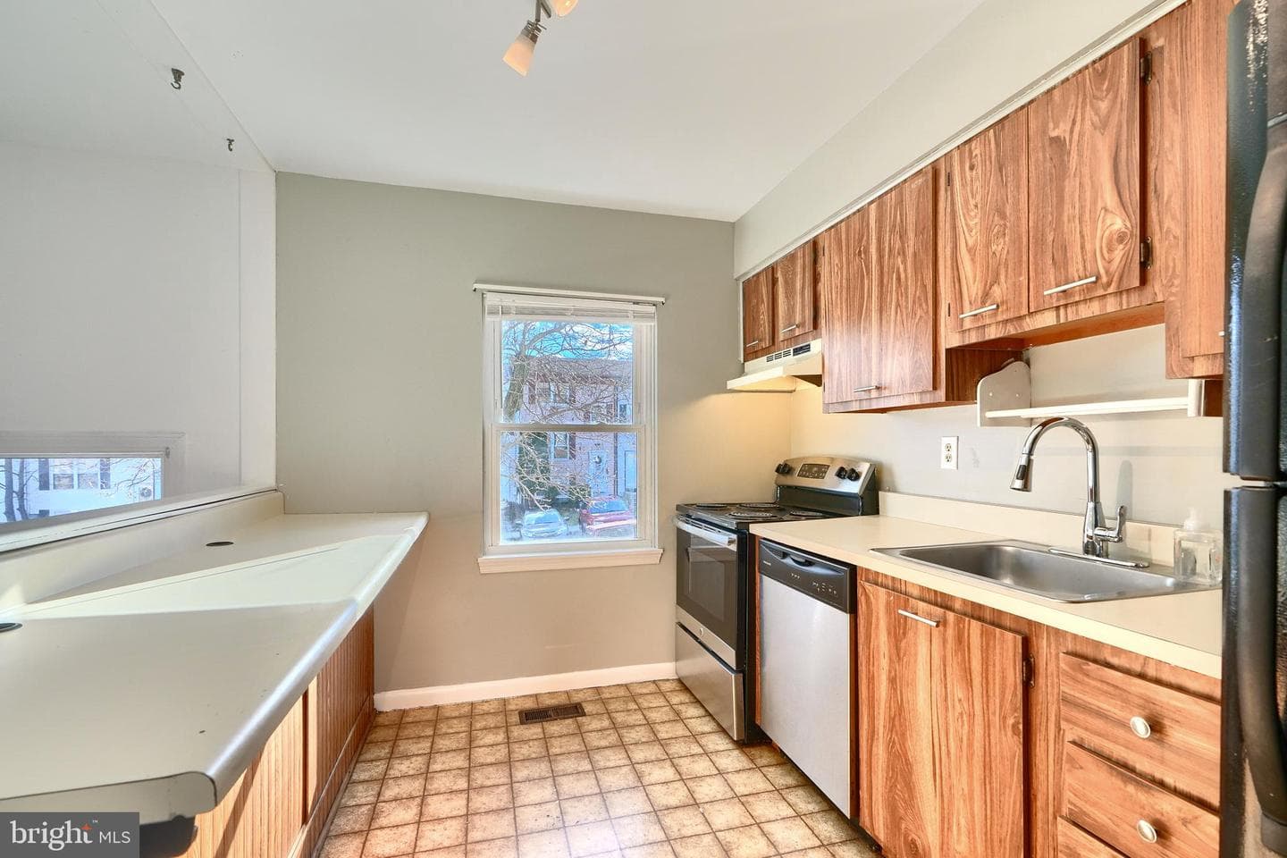 10 Bohn Court photo 4