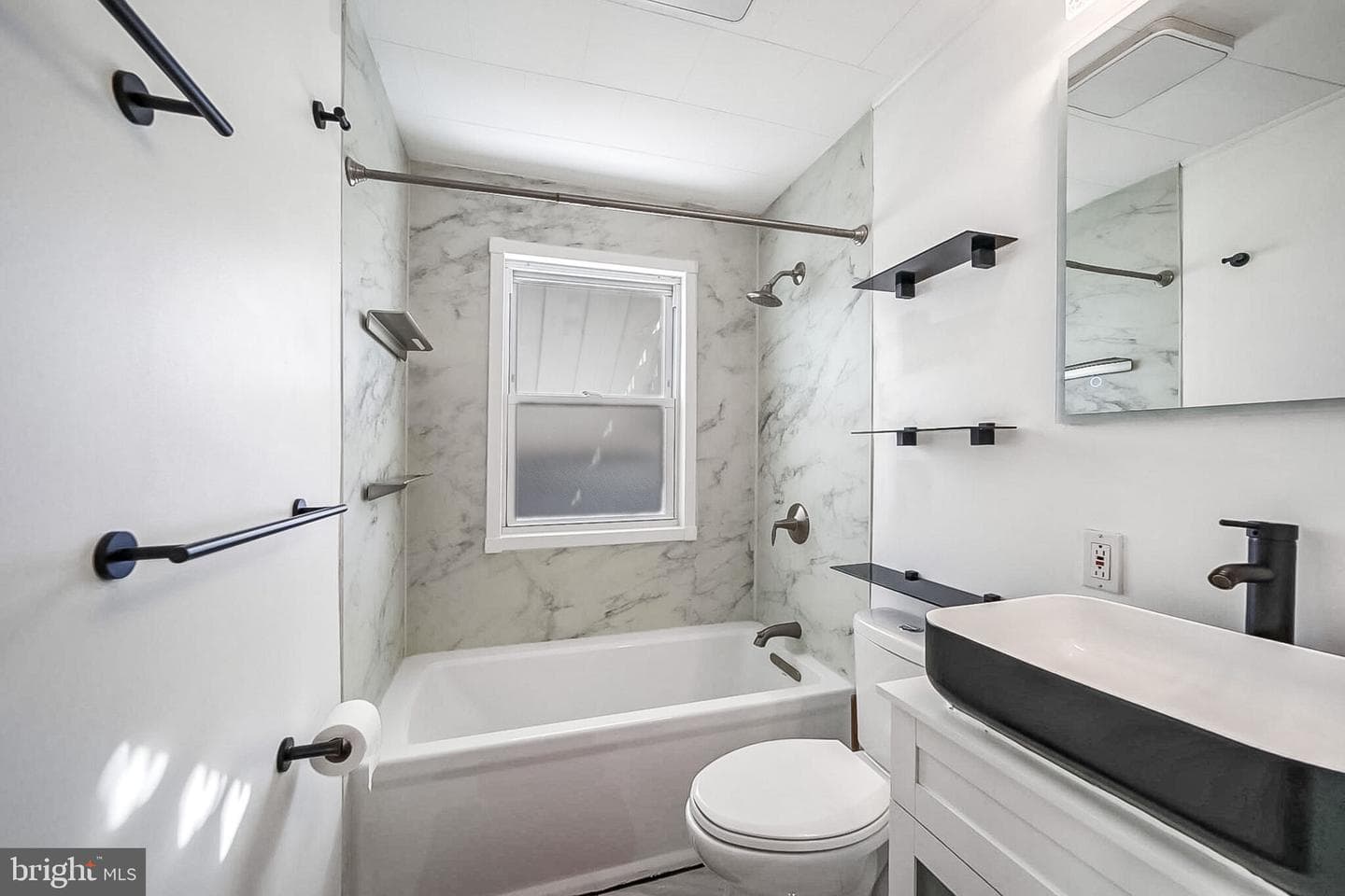403 Oakwood Road photo 11