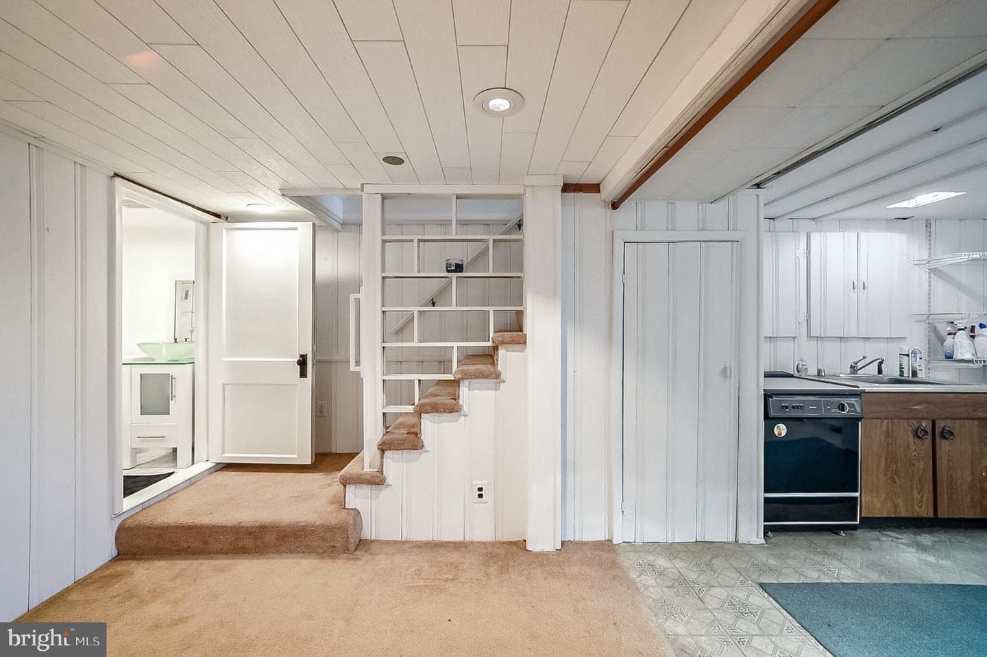 403 Oakwood Road photo 14