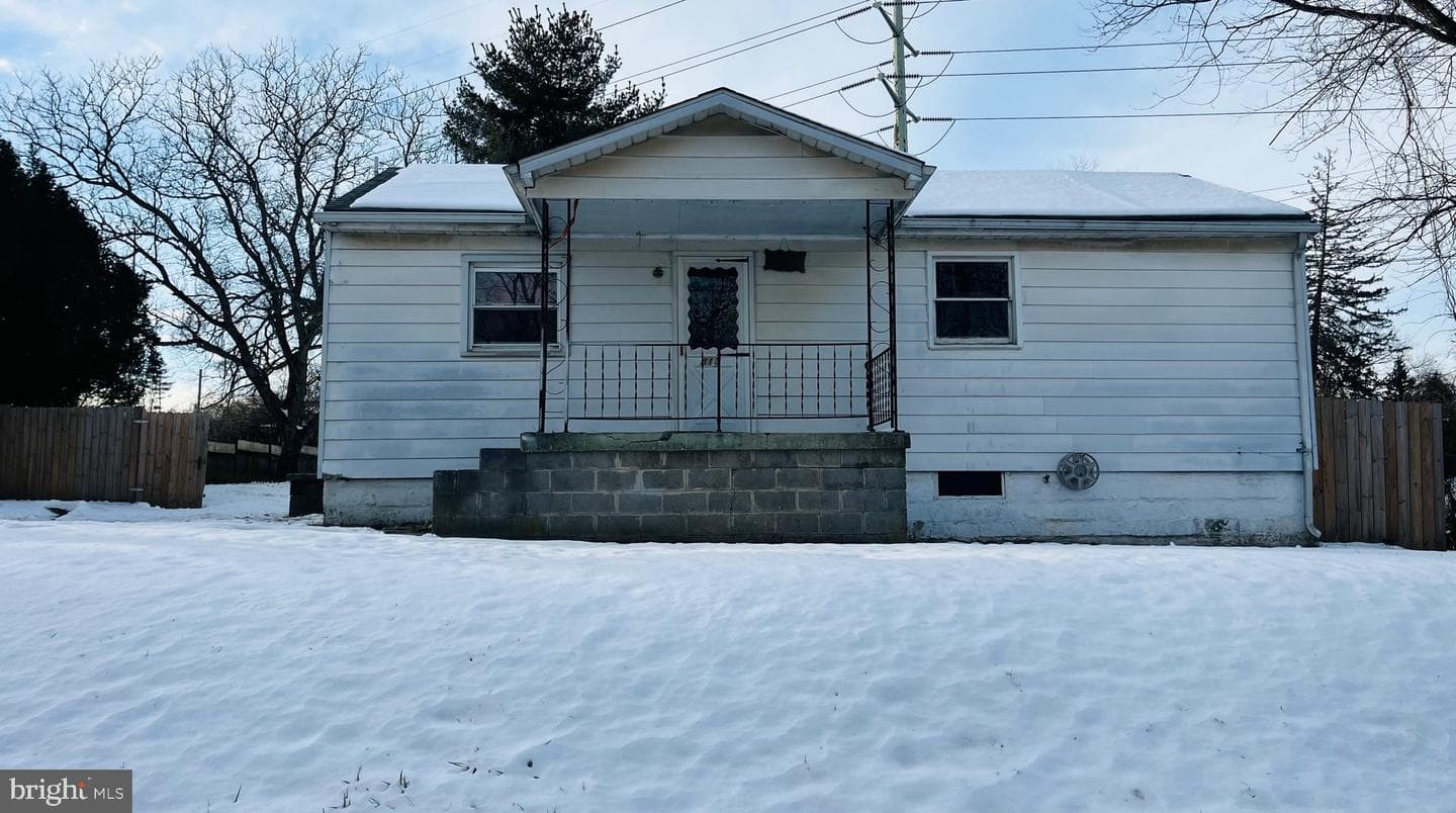 812 Race Road