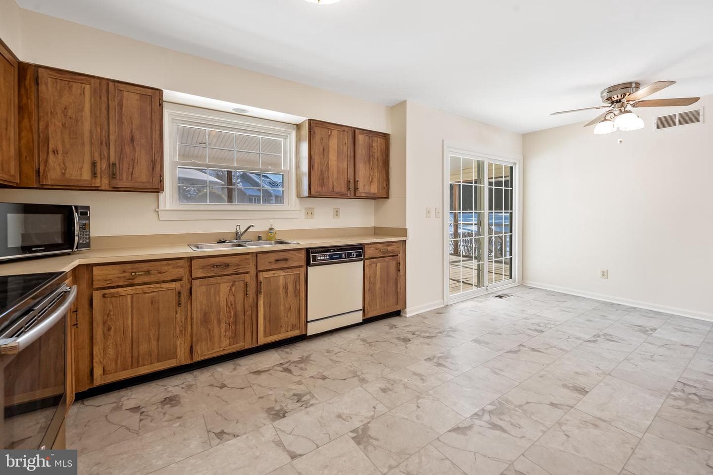 11 Dulaney Hills Court photo 6