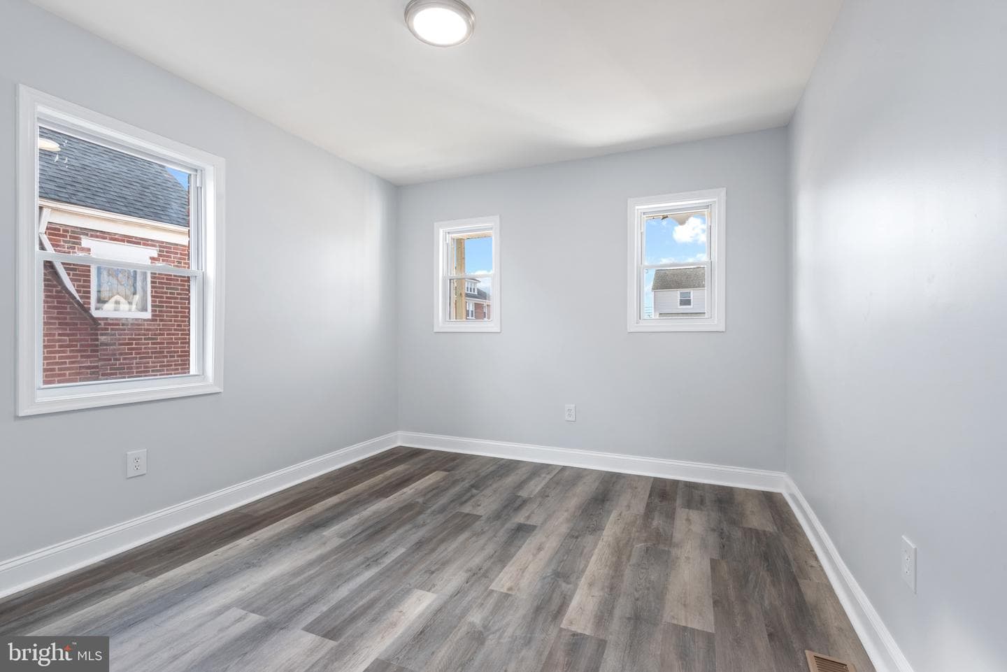 2206 Taylor Avenue photo 15