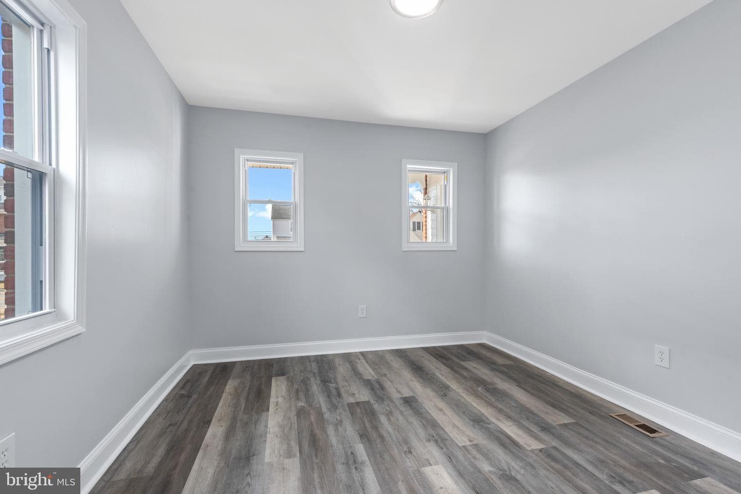 2206 Taylor Avenue photo 17