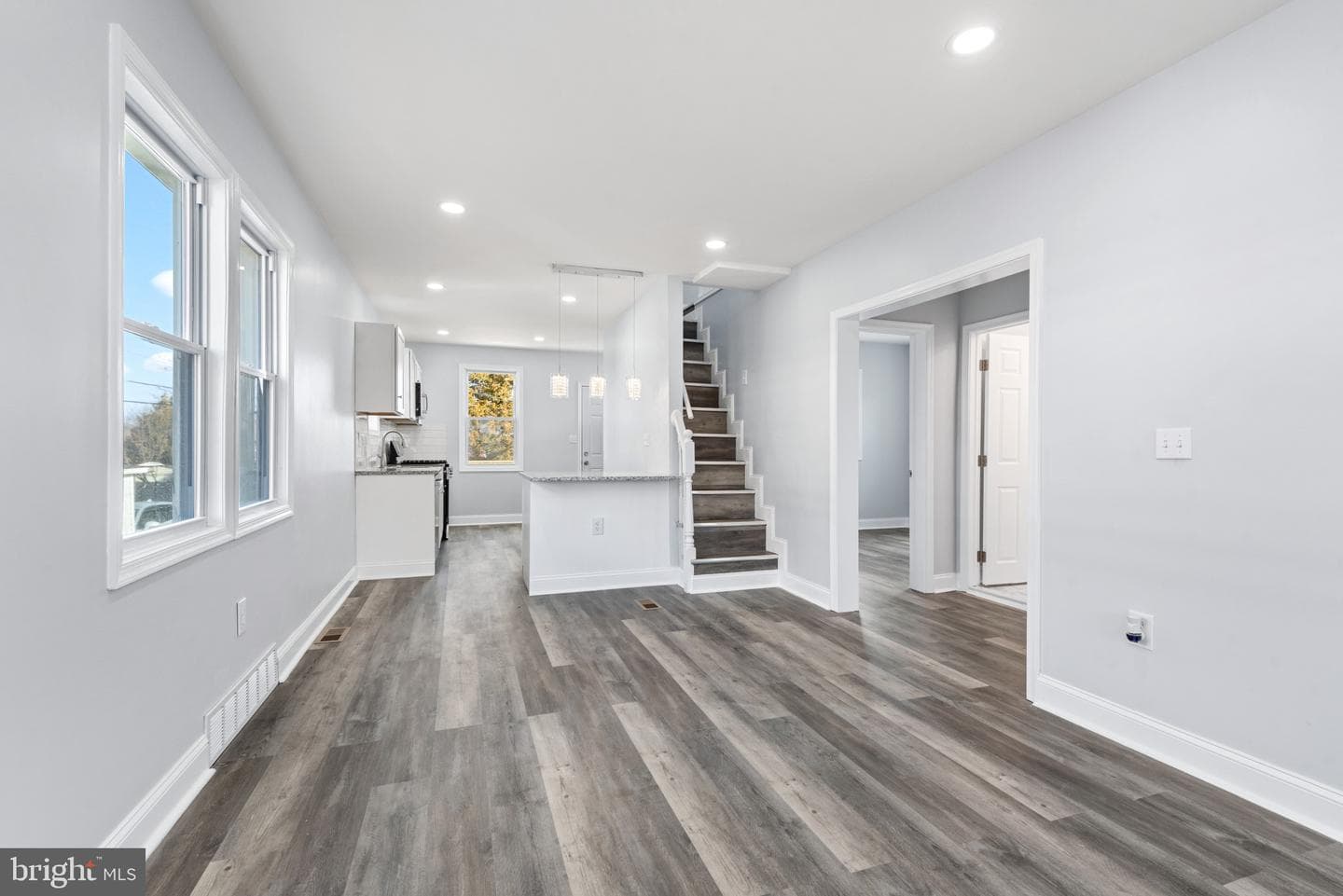 2206 Taylor Avenue photo 8