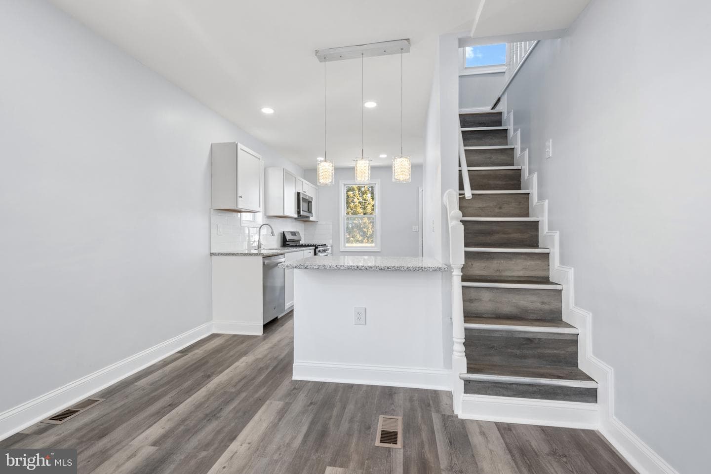 2206 Taylor Avenue photo 9