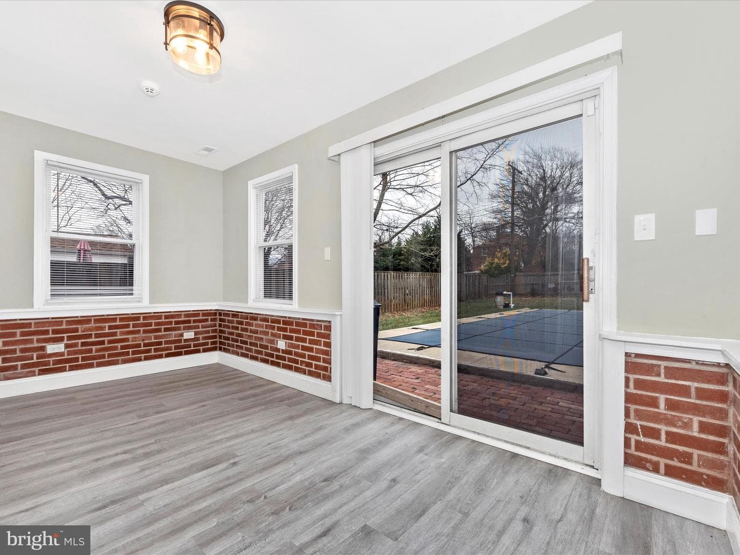 706 Greenwood Road photo 13