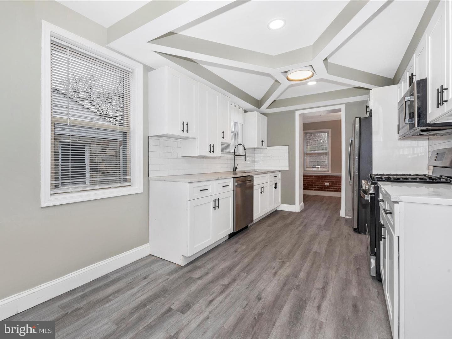 706 Greenwood Road photo 16