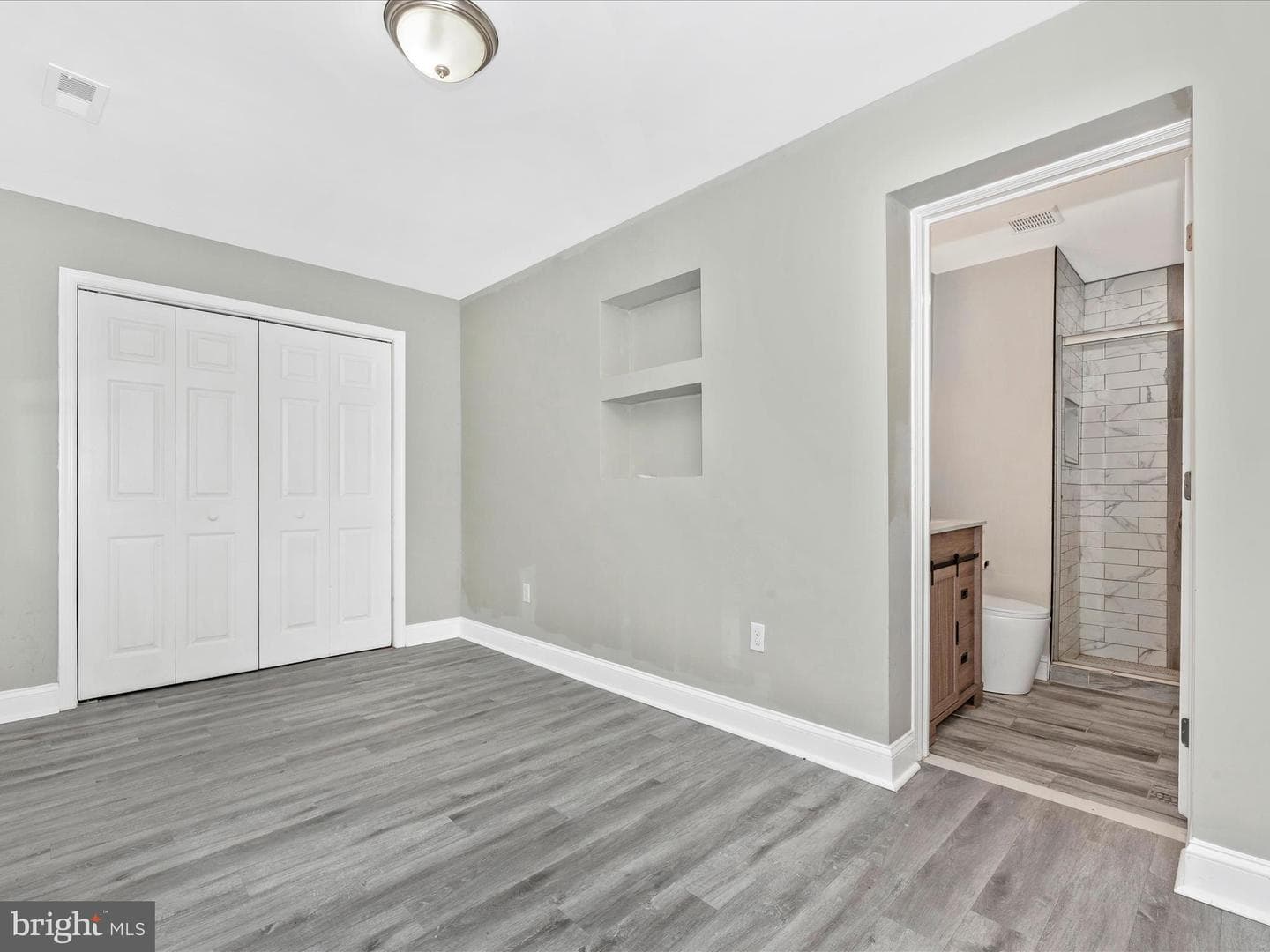 706 Greenwood Road photo 27