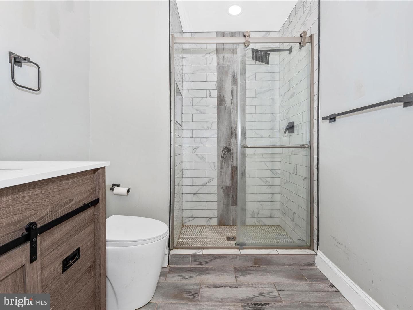706 Greenwood Road photo 29