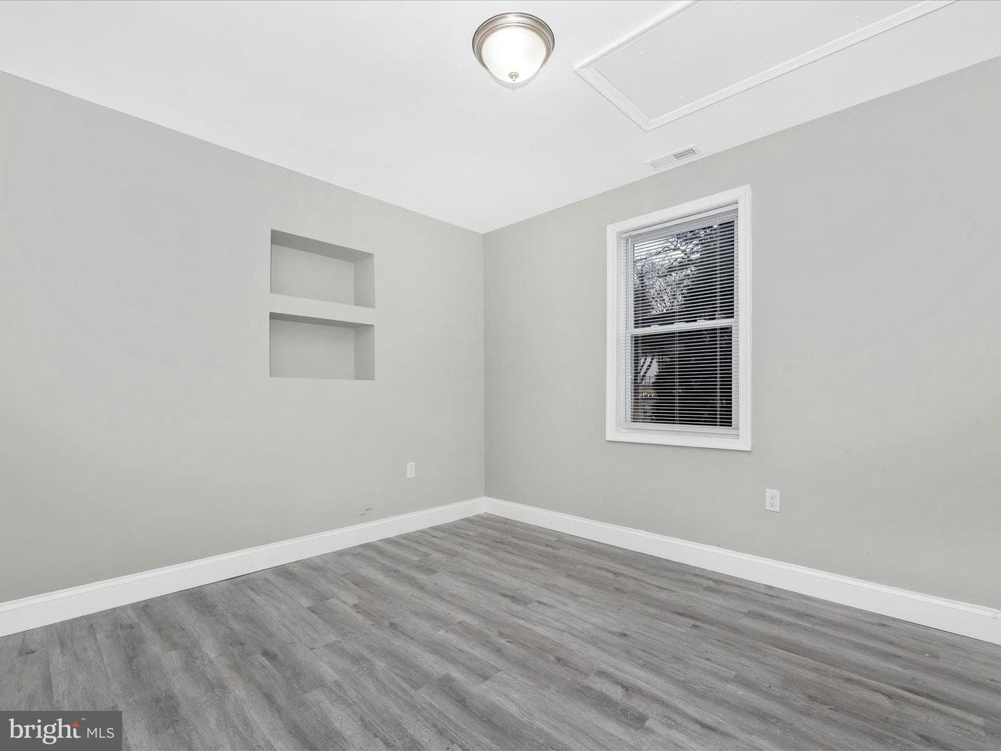 706 Greenwood Road photo 31