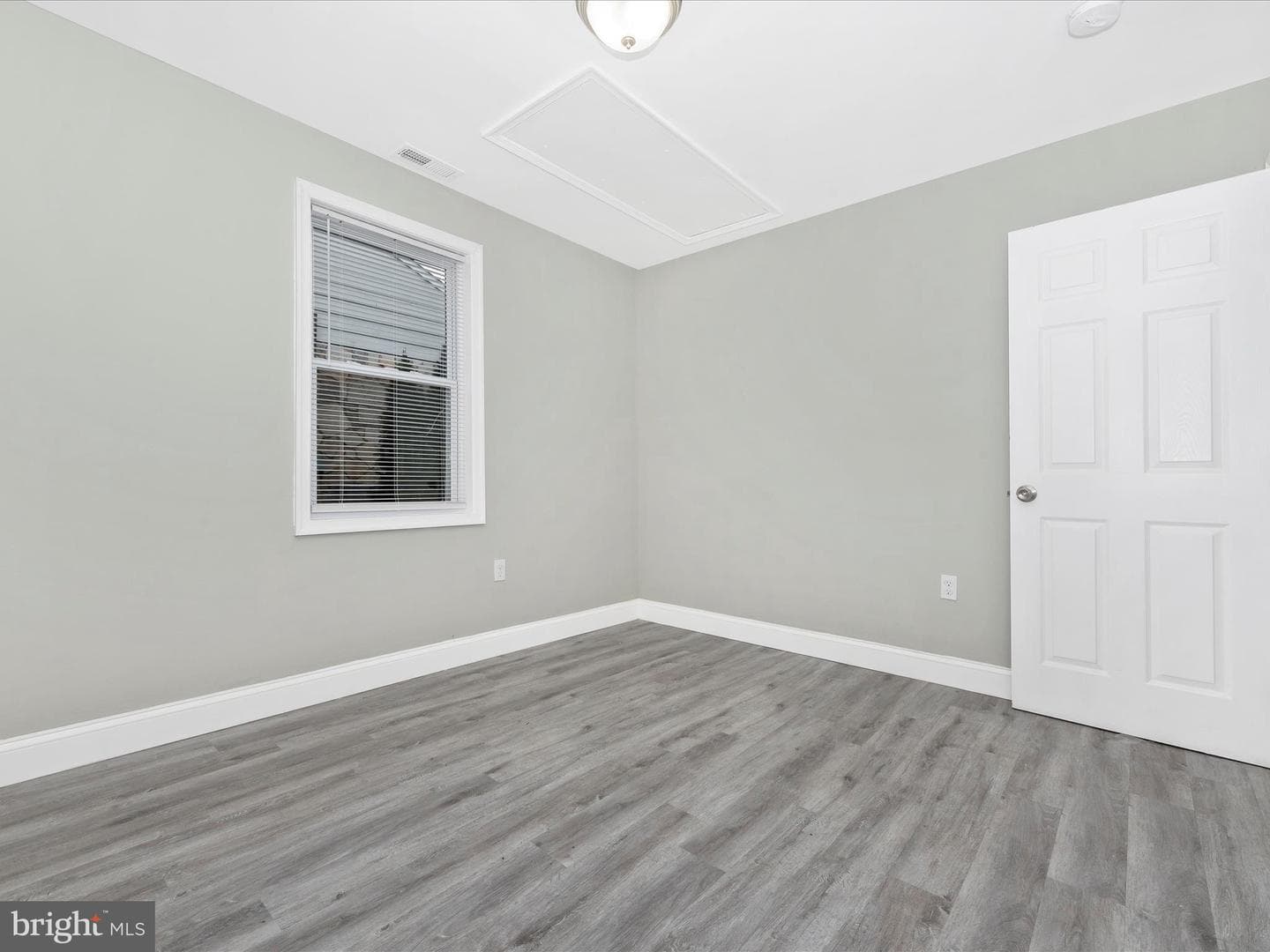 706 Greenwood Road photo 34