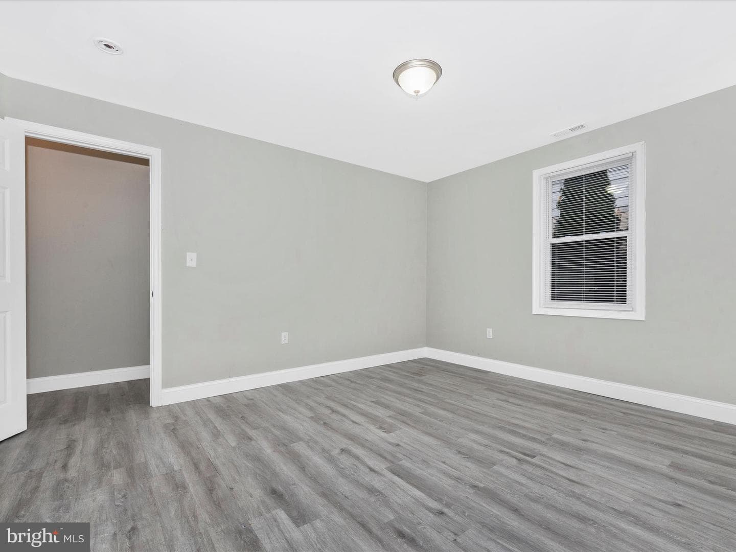 706 Greenwood Road photo 38