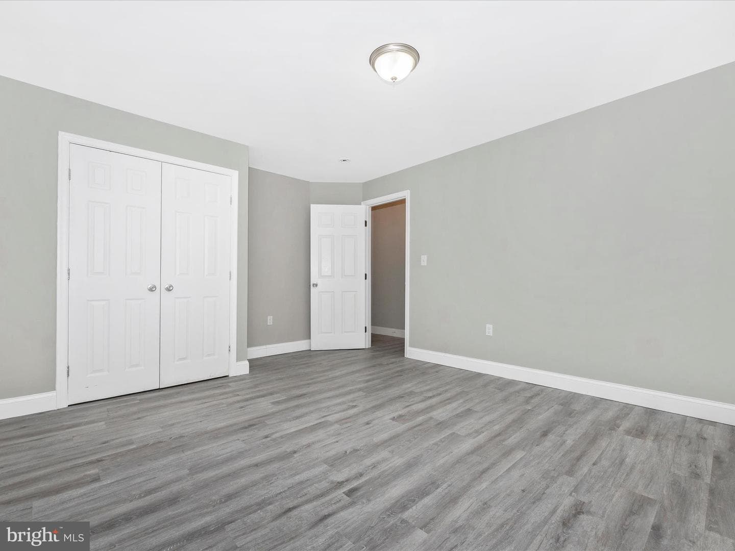 706 Greenwood Road photo 39