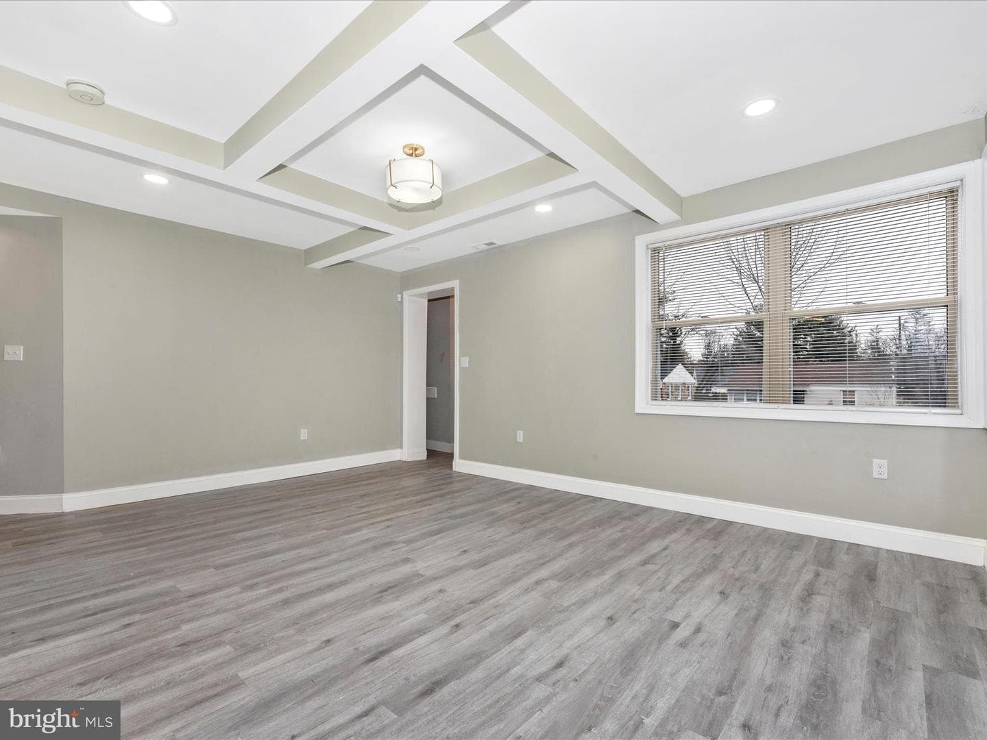 706 Greenwood Road photo 8