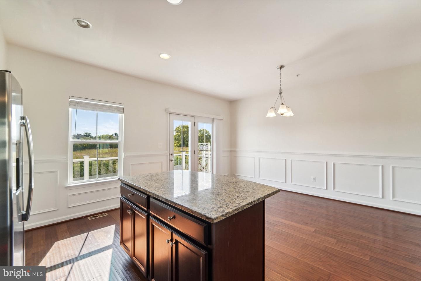 8219 Seaworthy photo 12