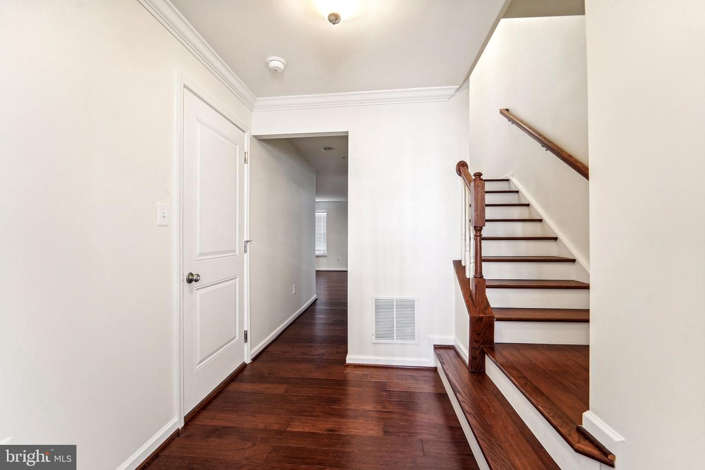 8219 Seaworthy photo 14