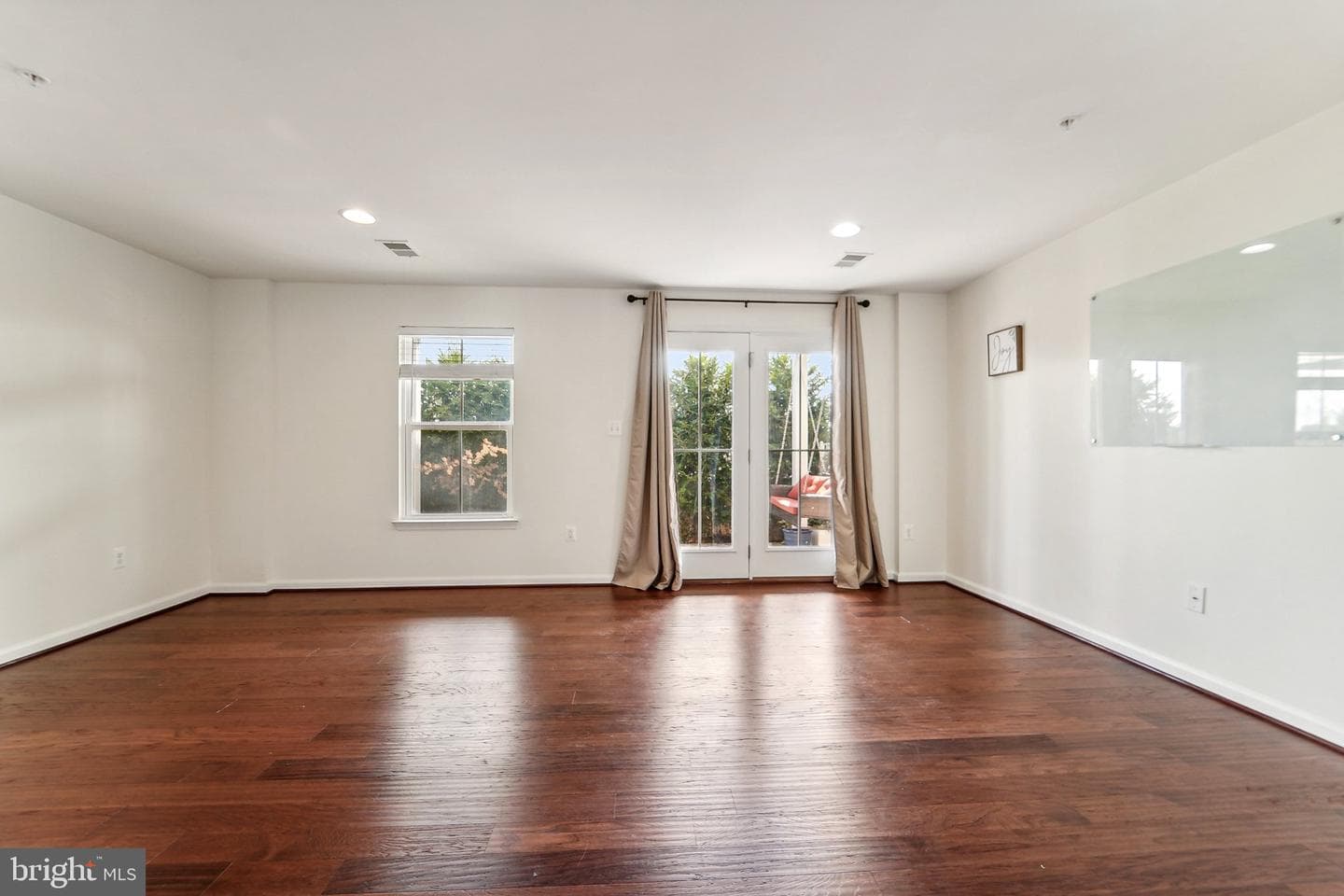 8219 Seaworthy photo 15