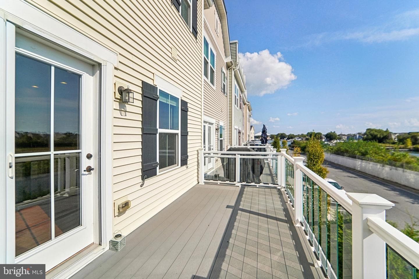8219 Seaworthy photo 37