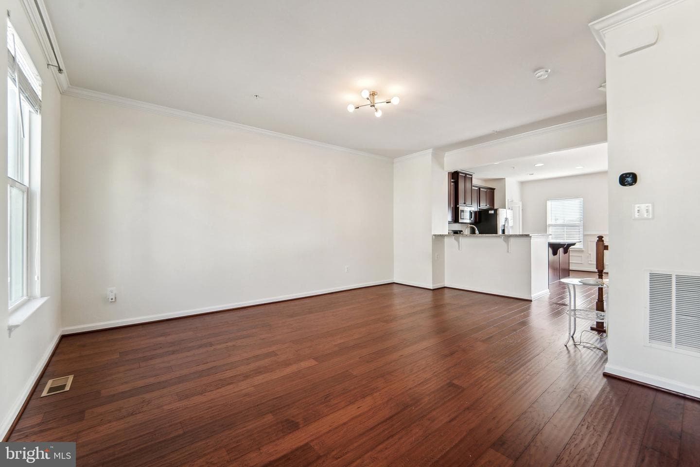 8219 Seaworthy photo 7