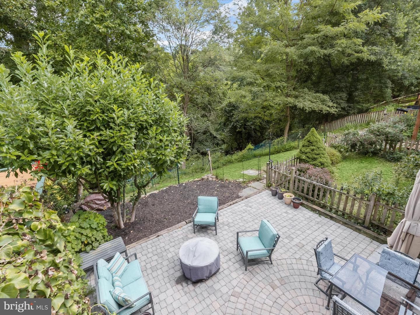 812 Charles James Circle photo 2