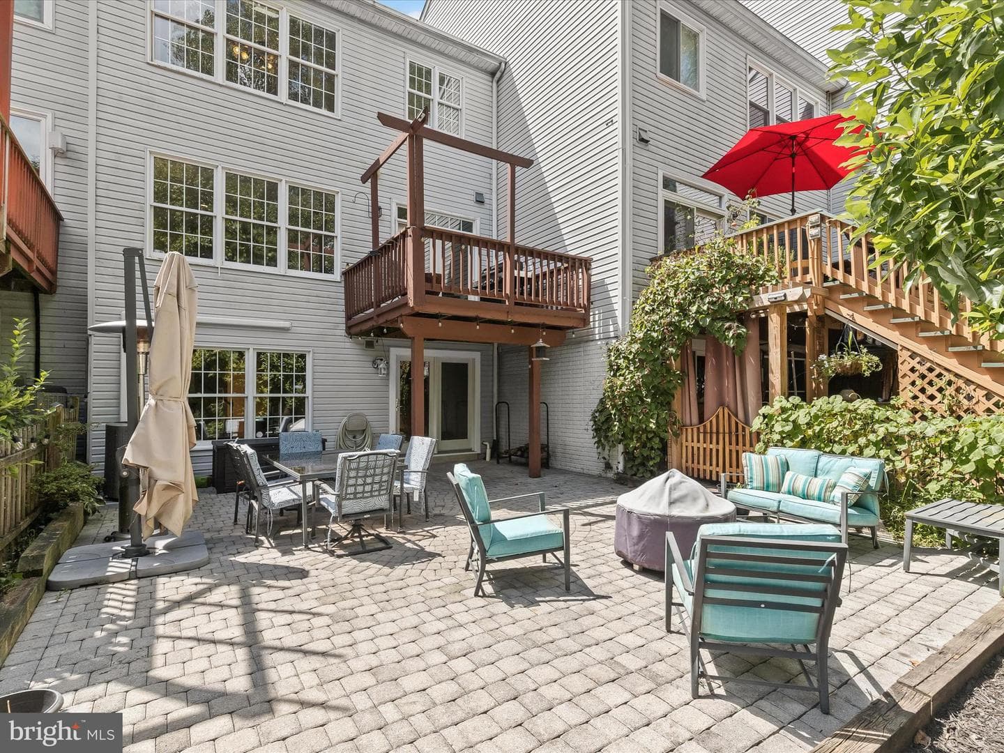 812 Charles James Circle photo 3