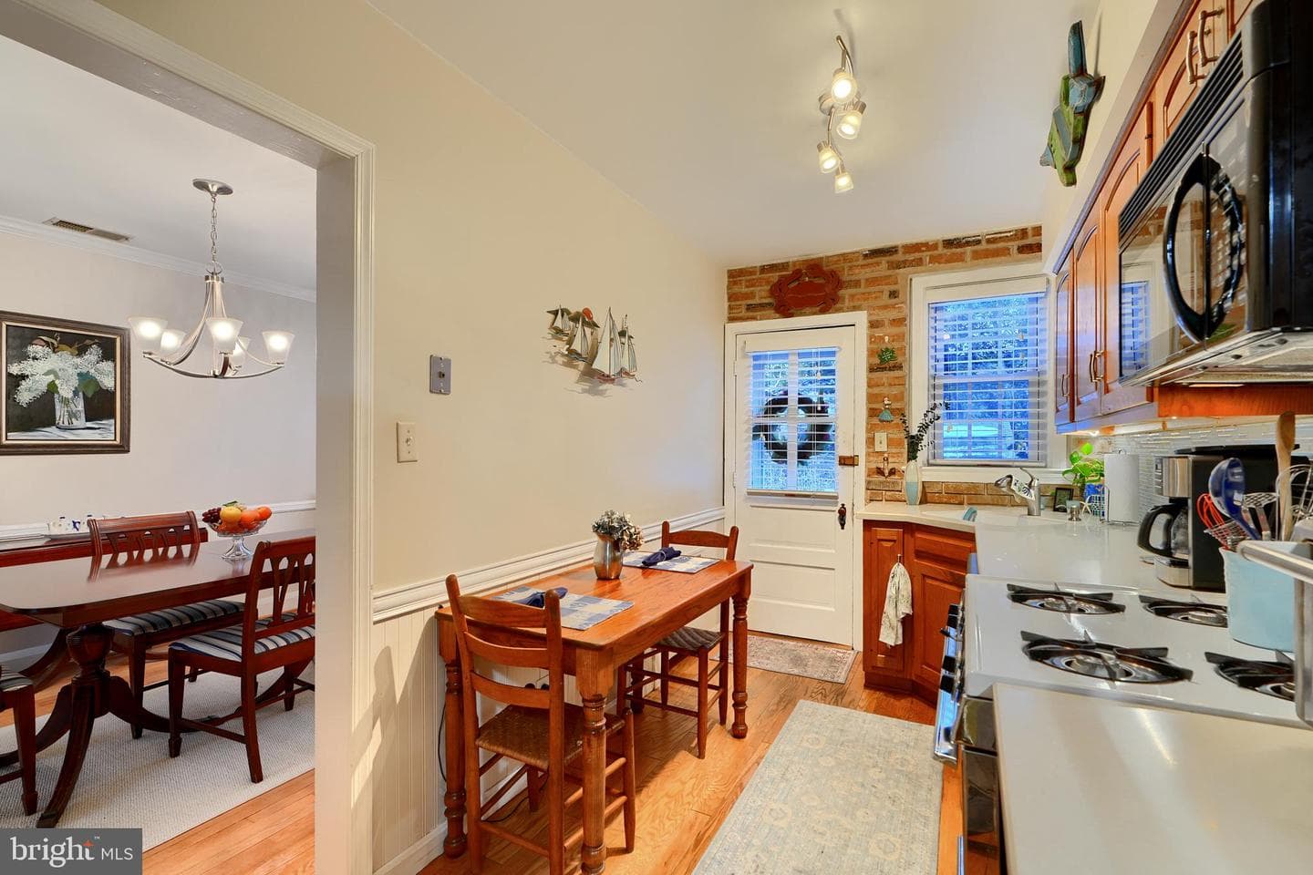 208 Ridge Avenue photo 13