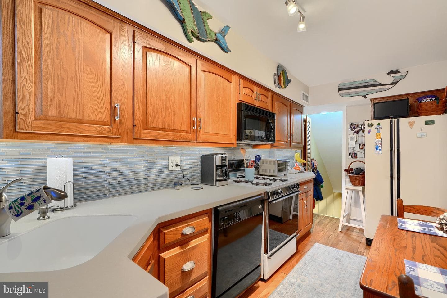 208 Ridge Avenue photo 15