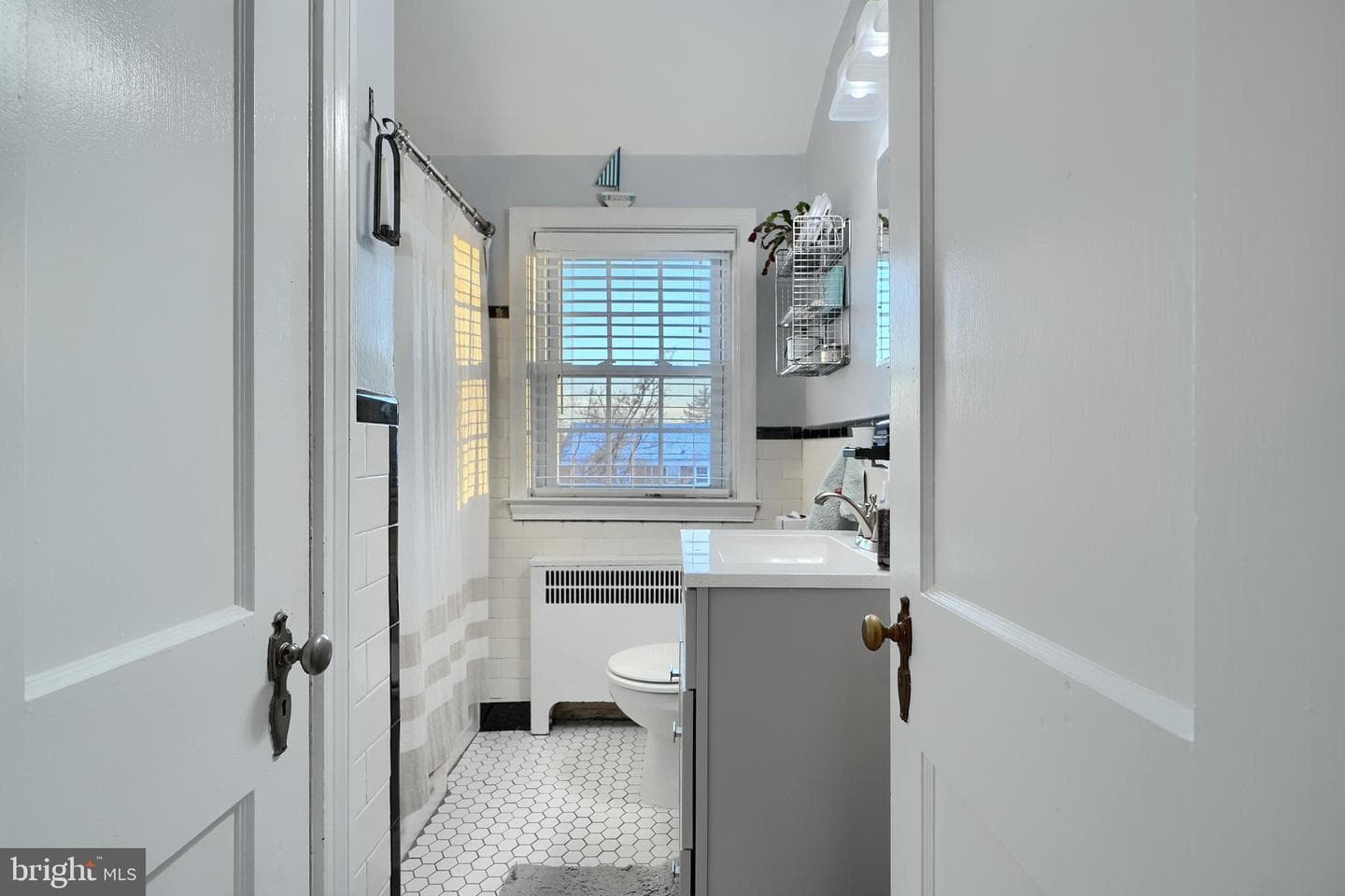208 Ridge Avenue photo 25
