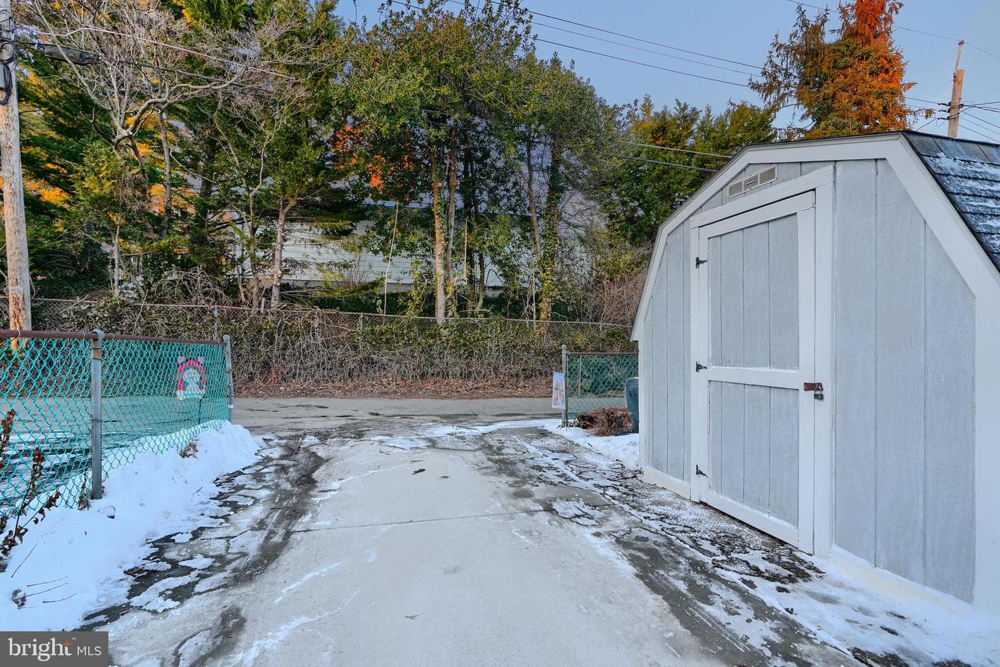 208 Ridge Avenue photo 42