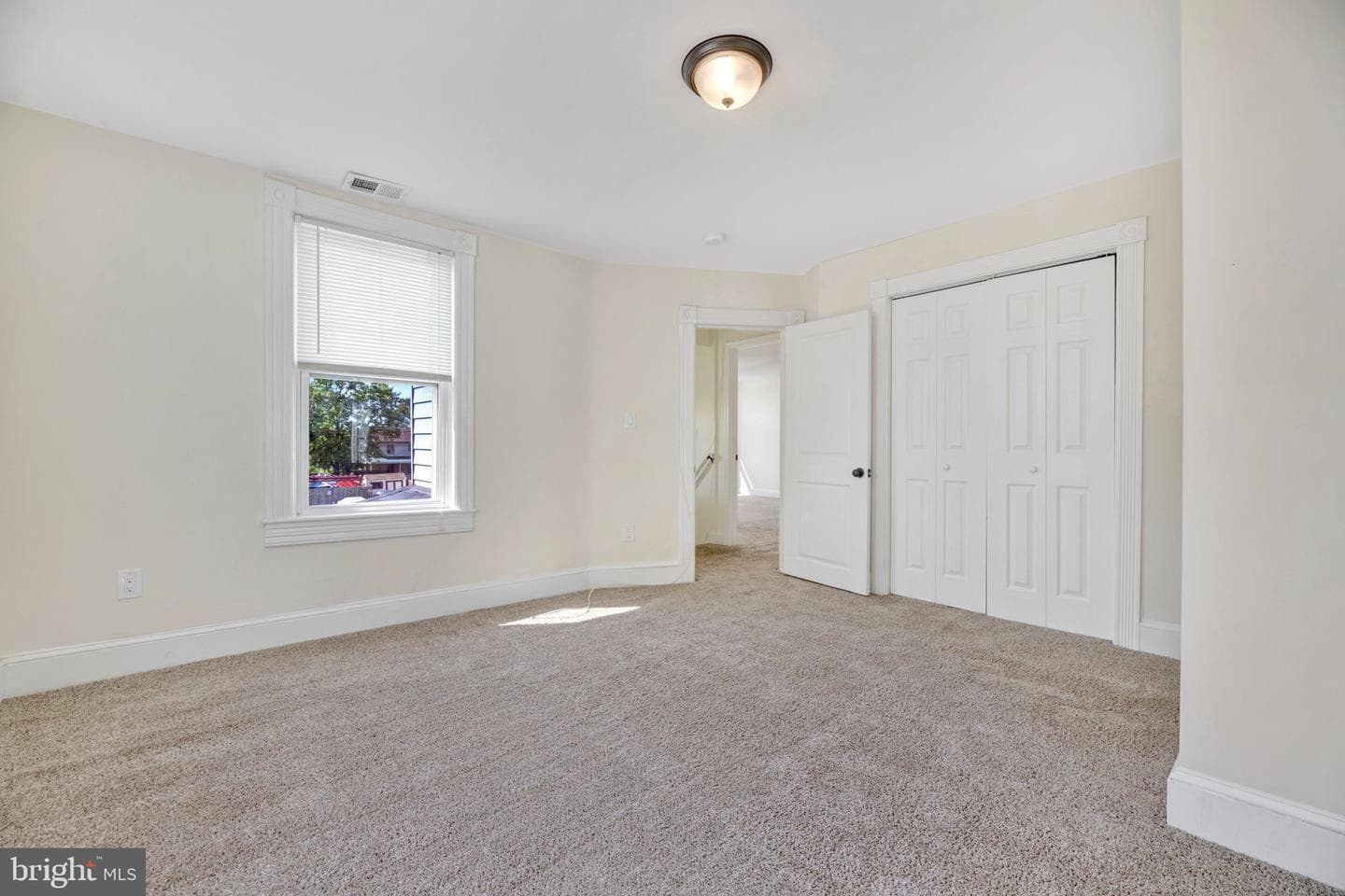 4850 Hazelwood Avenue photo 21