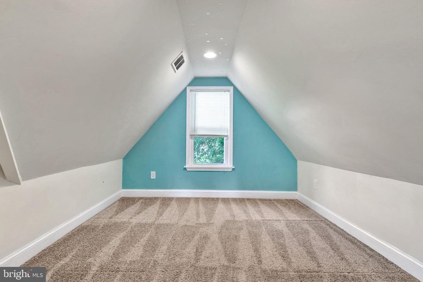 4850 Hazelwood Avenue photo 26