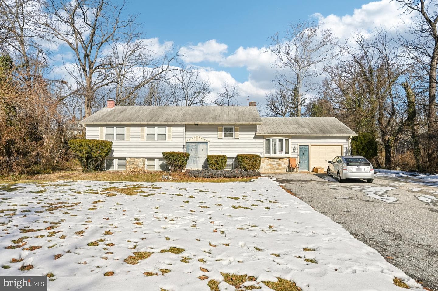 216 Morris Avenue photo 2