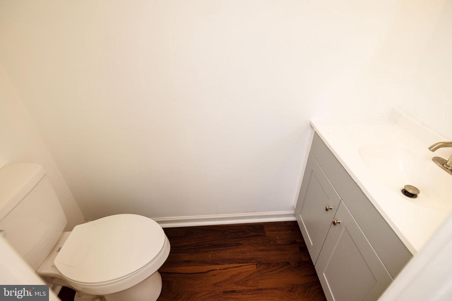 6 Bardia Court photo 9